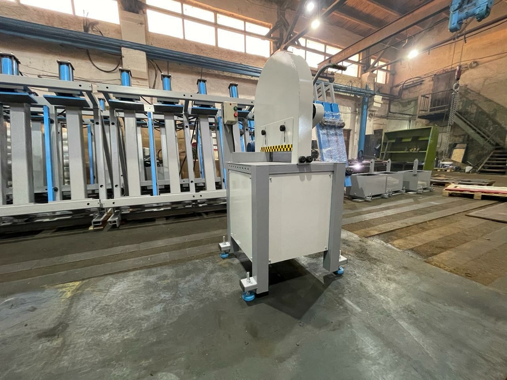 Торцовочный станок модели ЦТМ450