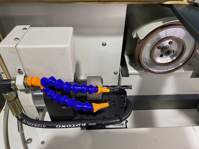 Четырехосевой заточной станок с ЧПУ IRONMAC TURBO