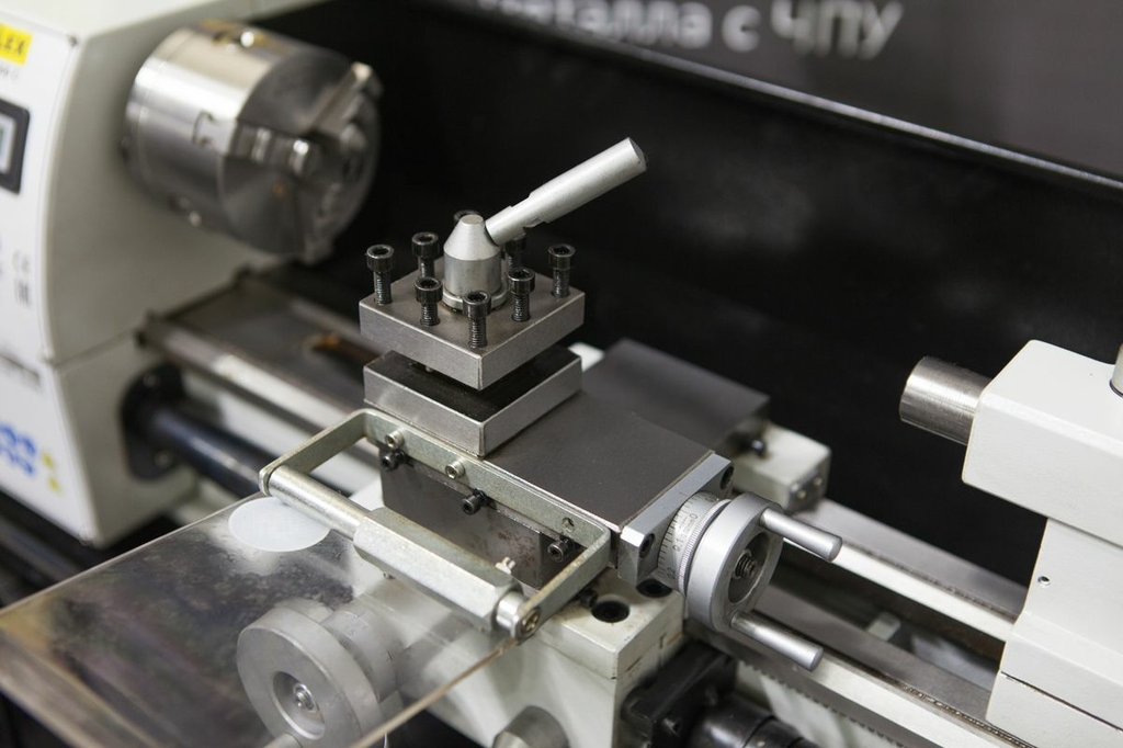 Станок настольный токарный Stalex D210x400C Vario