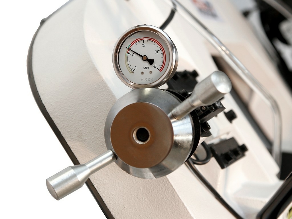 Ленточнопильный станок MetalMaster BSM-270