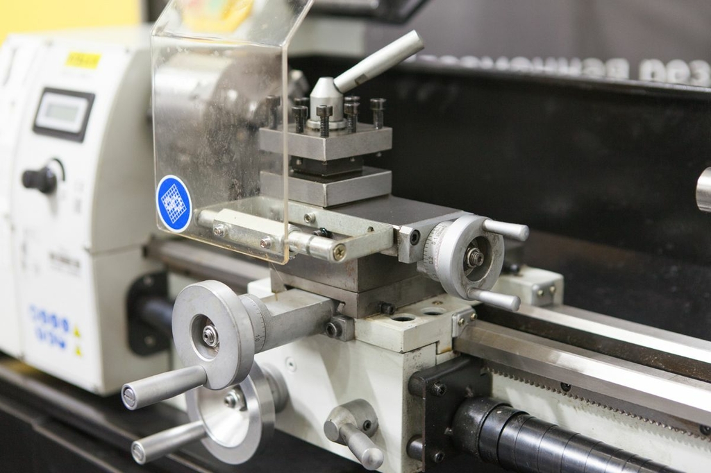 Станок настольный токарный Stalex D210x400C Vario