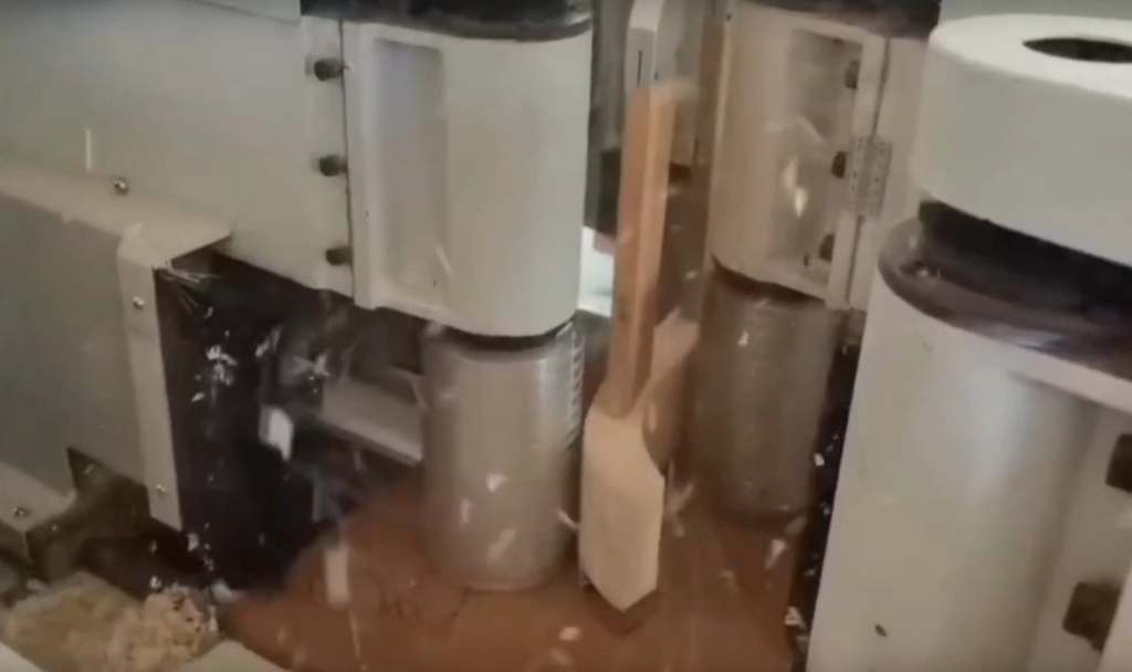 Продольно-фрезерный станок с ЧПУ JUNRAN JR-6TS