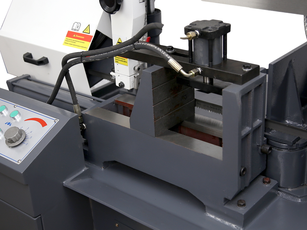 Двухколонный полуавтоматический ленточнопильный станок MetalMaster MGH-300Z