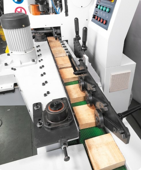 Четырехсторонние продольно-фрезерные станки Gau Jing серии GS для коротких деталей от 120мм