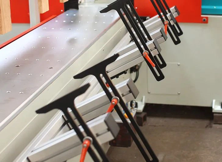 Продольно-фрезерный станок с ЧПУ JUNRAN JR-8TS