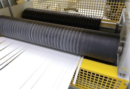 Станок для резки рулонных материалов Unimak ESMU-700-F1