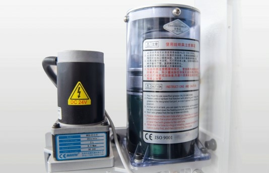 Автоматический кромкооблицовочный станок KDT KE-526G