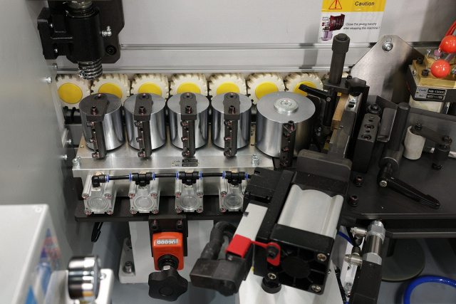 Автоматический кромкооблицовочный станок Nanxing NB6JQFVKL