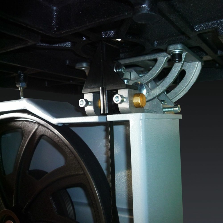 Ленточнопильный станок jib mbs 300  высота распиловки  190 мм мощность двигателя 0,75 квт