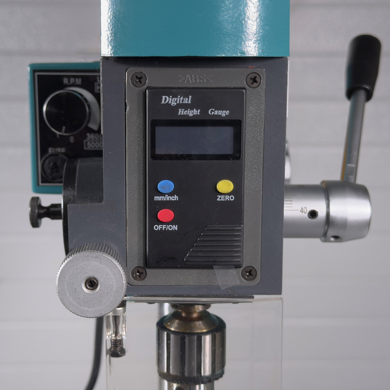 Настольный сверлильный станок AURA CM-6V (10050610)