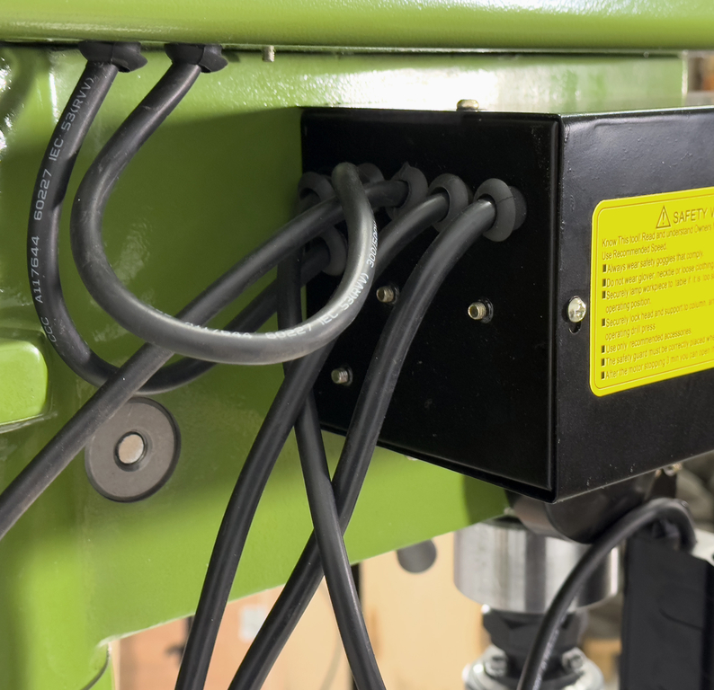 Сверлильно-резьбонарезной станок AURA CM-25Z/380 (10052530)