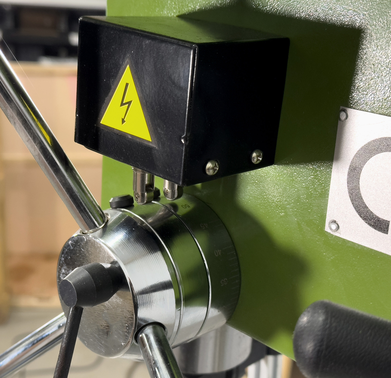 Сверлильно-резьбонарезной станок AURA CM-25Z/380 (10052530)