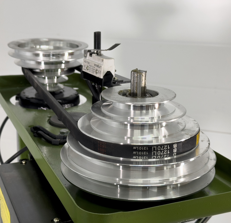 Сверлильно-резьбонарезной станок AURA CM-25Z/380 (10052530)