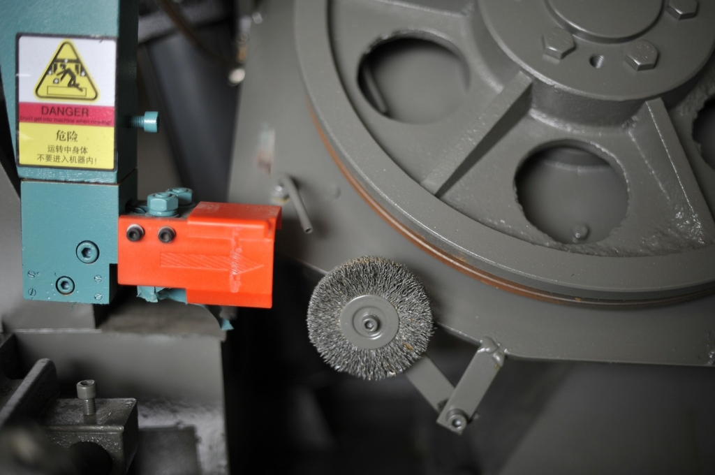 Ленточнопильный станок по металлу Ltt GB 4028