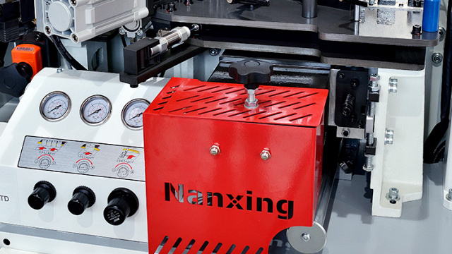 Автоматический кромкооблицовочный станок Filato FL-6000RS