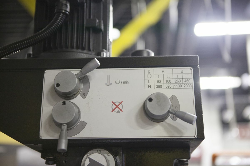 Универсально-фрезерный станок STALEX MUF65 DRO