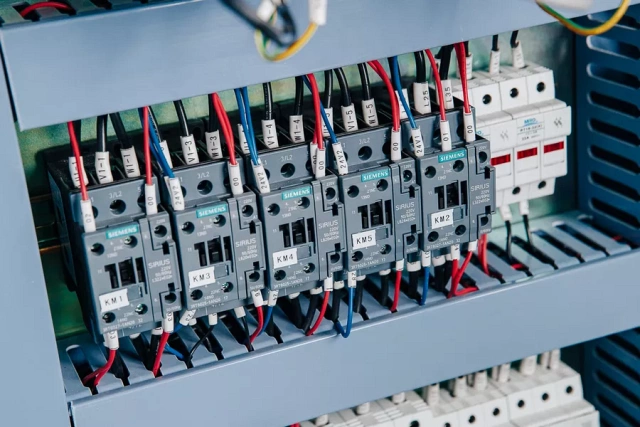 Фрезерный станок с ЧПУ Beaver 30AVLT8 PRO