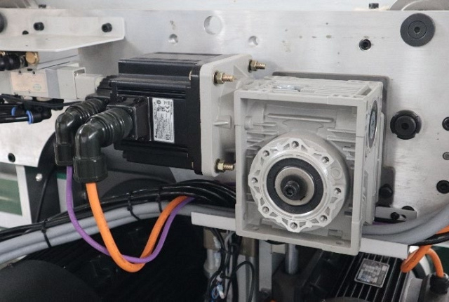 Форматно-раскроечный центр с ЧПУ Filato с задней загрузкой HP 330L