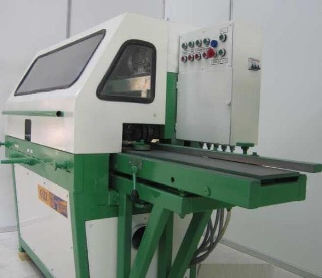 Четырехсторонний строгальный продольно-фрезерный станок С22