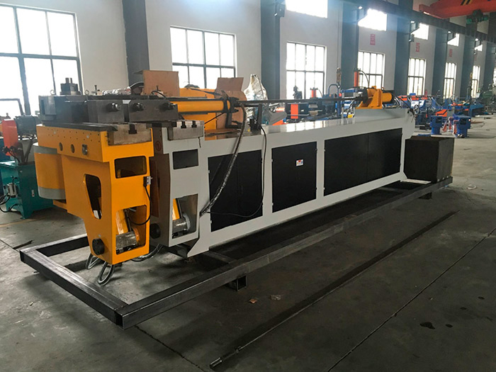 Полуавтоматический трубогибочный станок с ЧПУ DW130NC