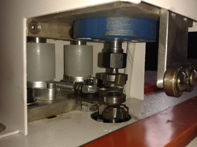 Станок для снятия свесов кромочного материала LTT-7