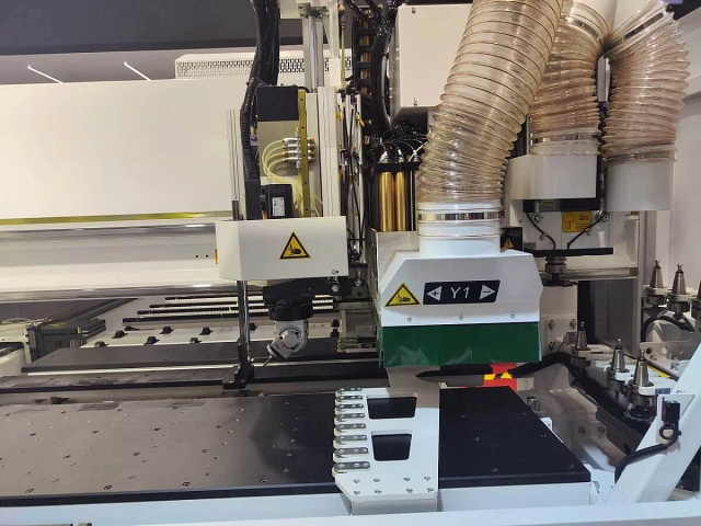 Сверлильно-присадочный центр с ЧПУ Nanxing ND612CT