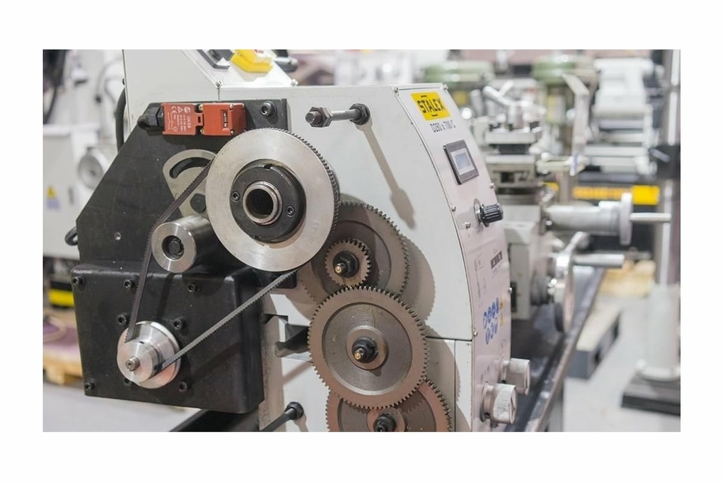 Станок токарный Stalex D280x700С