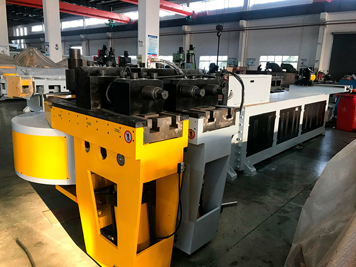 Полуавтоматический трубогибочный станок с ЧПУ DW168NC