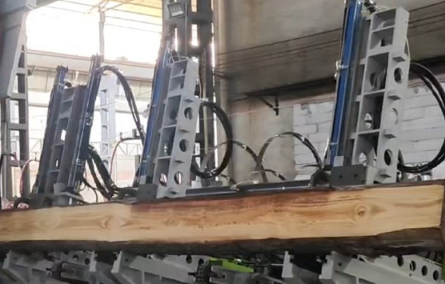 Вертикальная широколенточная пилорама EcoWood VSM-1250 VSM-1250