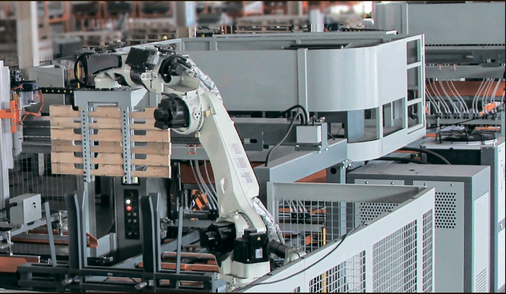 Линия для сбивания поддонов с помощью гвоздей с роботизированной системой подачи IP1000