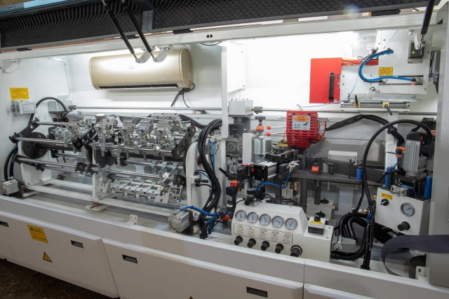 Автоматический кромкооблицовочный станок Nanxing NB875