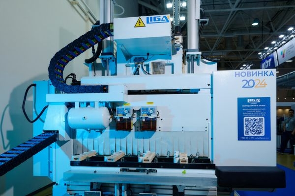 Четрырёхосевой обрабатывающий центр Changfeng CF SC4x4