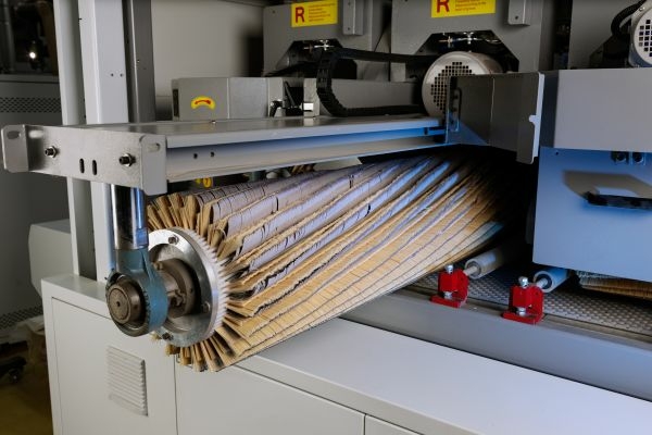 Автоматический рельефно-шлифовальный станок KDT PM7-1300/1000/650