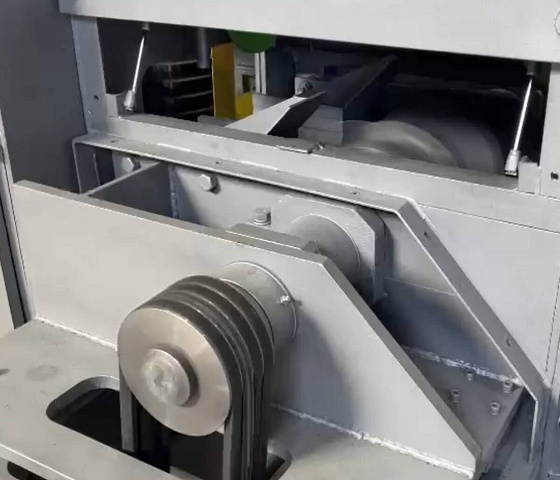 Фрезерно-пильный станок для тонкомера EcoWood UFP-260 UFP-260