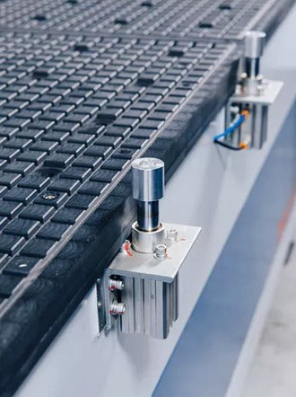 Фрезерный обрабатывающий центр с ЧПУ с автоматическим толкателем Beaver i-NEST 2142 BH PRO