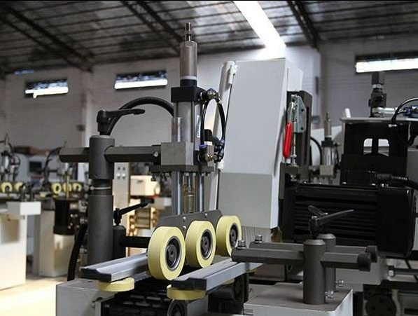 Шлифовальный станок для профилирования погонажных изделий EcoWood W9