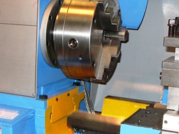 Универсальный токарный станок 1В625М4/2000