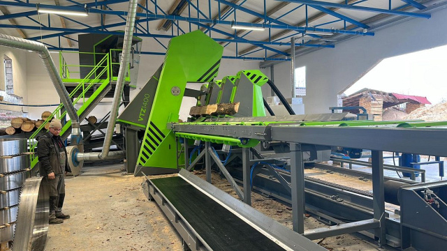 Вертикальная ленточная пилорама Mebor VTZ-1400 PLUS