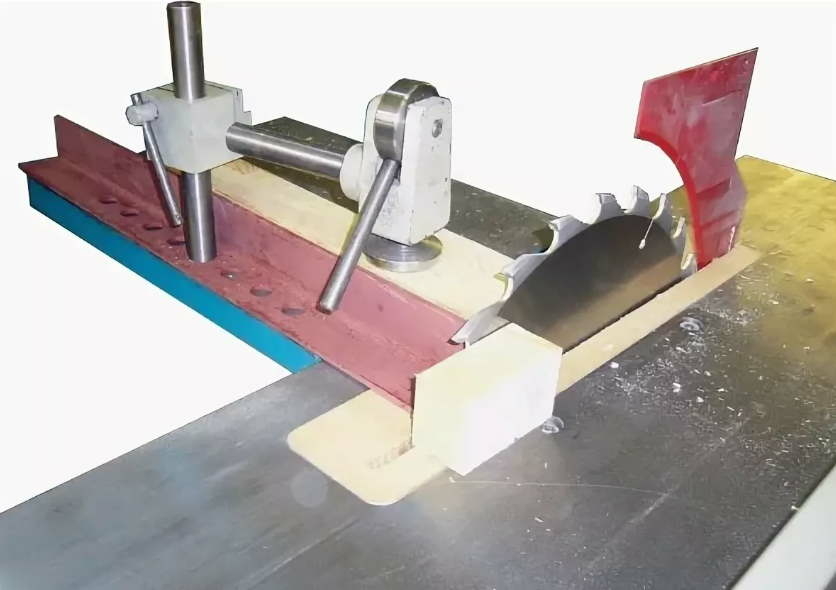 Круглопильный отрезной станок Ц5-1А