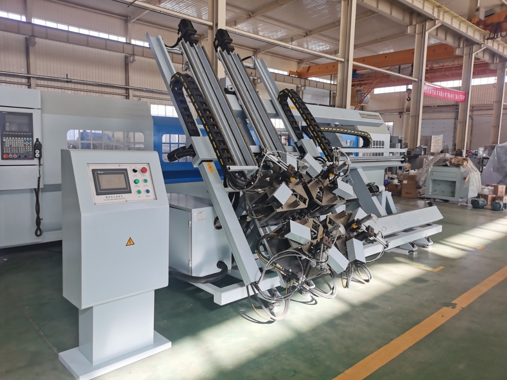 Четырехголовочный углообжимной станок LM4S-100х2200х3000 с ЧПУ