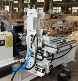 Токарный станок с ЧПУ по дереву ISM 12D2