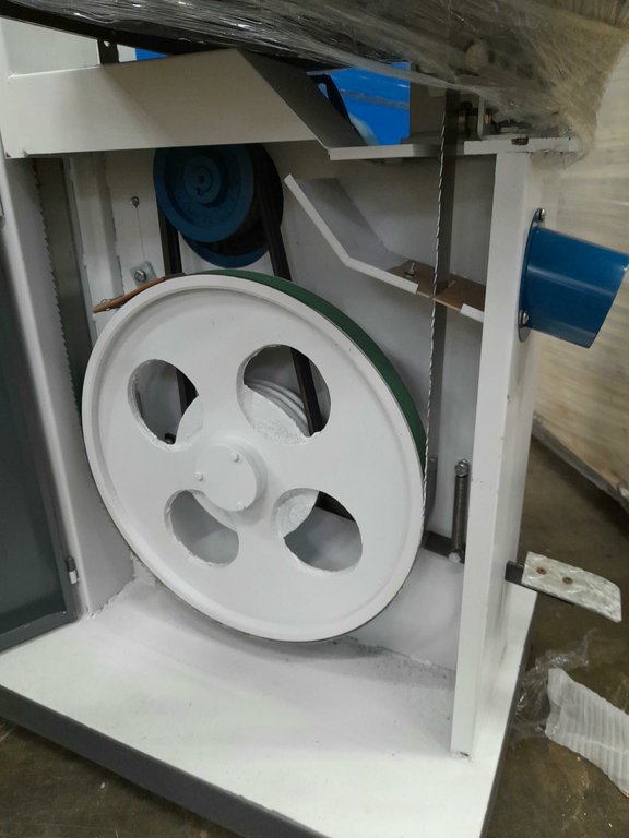 Вертикальный ленточно-пильный станок MJ 345 B