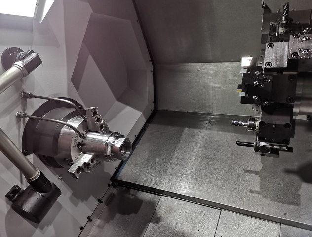 Токарный центр с осью Y и противошпинделем SKM NL 2000BSY