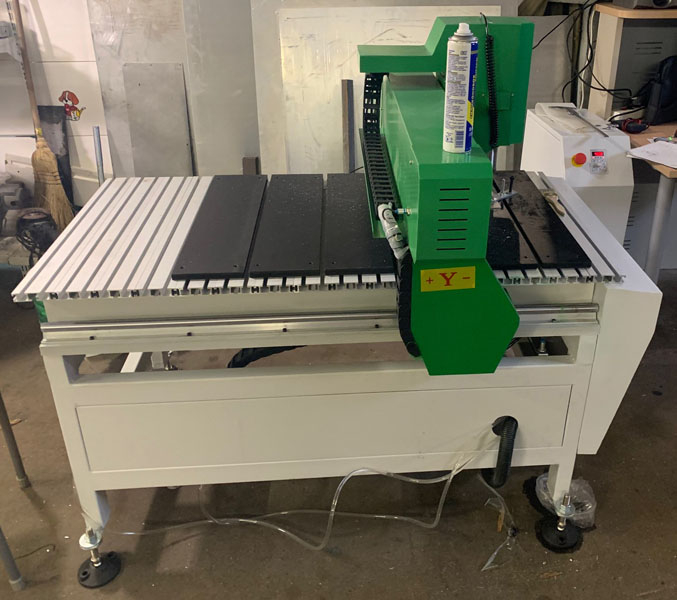 Фрезерно-гравировальный станок с чпу WoodTec MH 6090 1,5 ECO