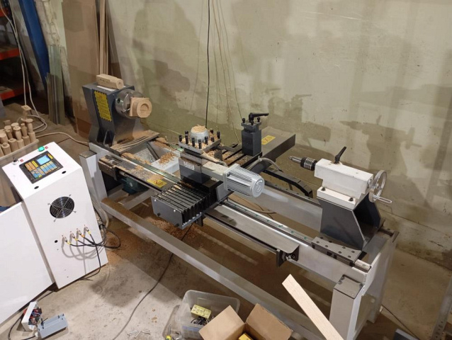 Токарный станок с ЧПУ с автоматической сменой инструмента ECOWOOD 12D2