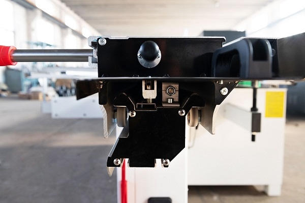 Форматно-раскроечный станок WoodTec 3200Z