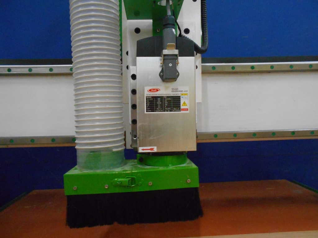 Фрезерно-гравировальный станок с чпу LTT-2130A