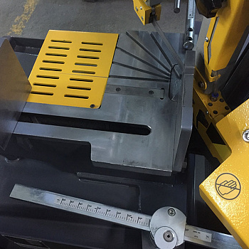 Полуавтоматический ленточнопильный станок Kesmak KMY 2DG 280