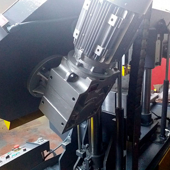 Полуавтоматический ленточнопильный станок Kesmak KSY 400X600