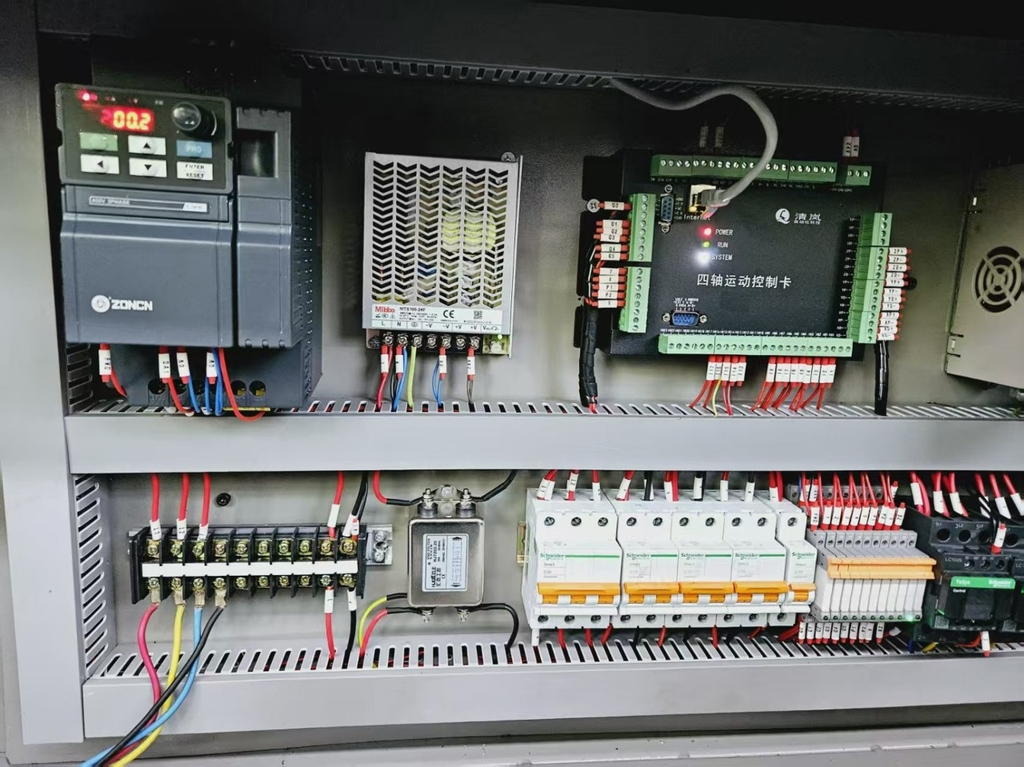 Обрабатывающий центр WSZ2-CNC-3000 с ЧПУ для алюминиевого профиля